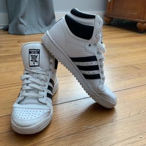 Addidas Hi-Top Sneaker size 7